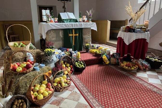 Craula Kirche Erntedank (AH)