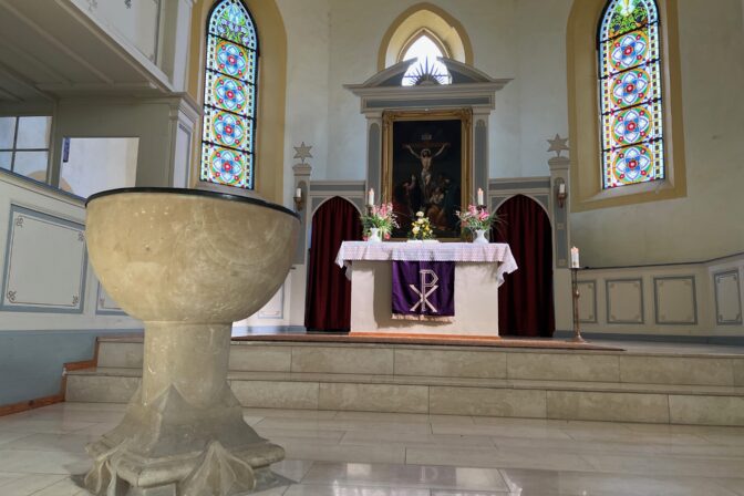 Warza Kirche Taufstein (AH